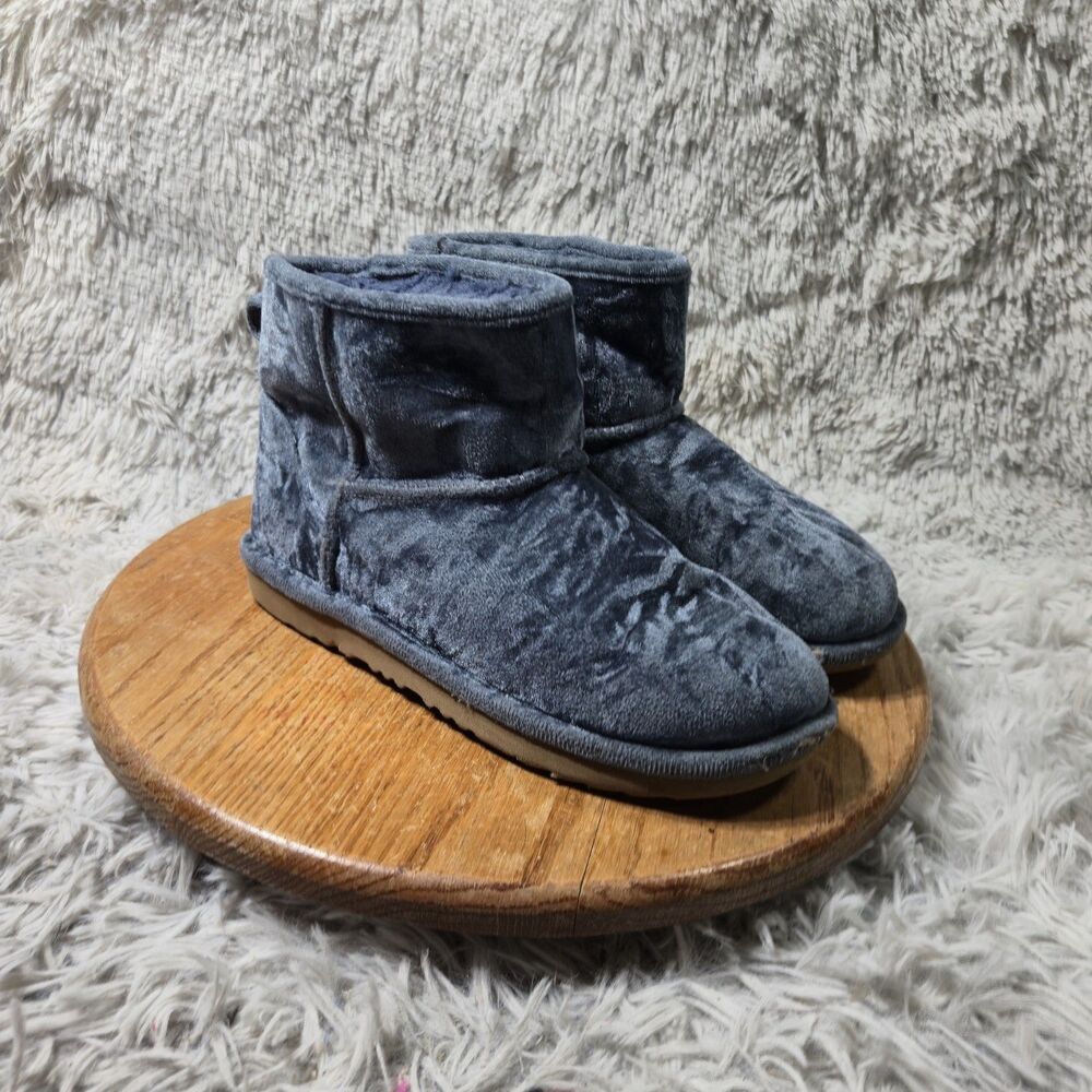 UGG Classic Mini II Warm Boots Girl/Womens 6 Blue Velvet Pull On Bootie 1142070K
